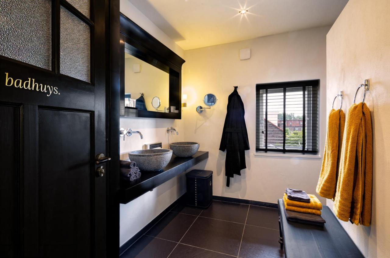 Bed & Breakfast - Gallery 'T Speelhuys Breda Bagian luar foto