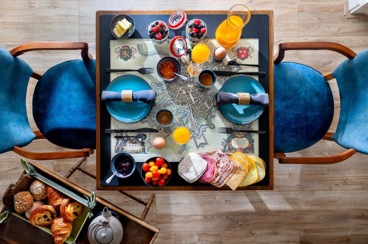 Bed & Breakfast - Gallery 'T Speelhuys Breda Bagian luar foto